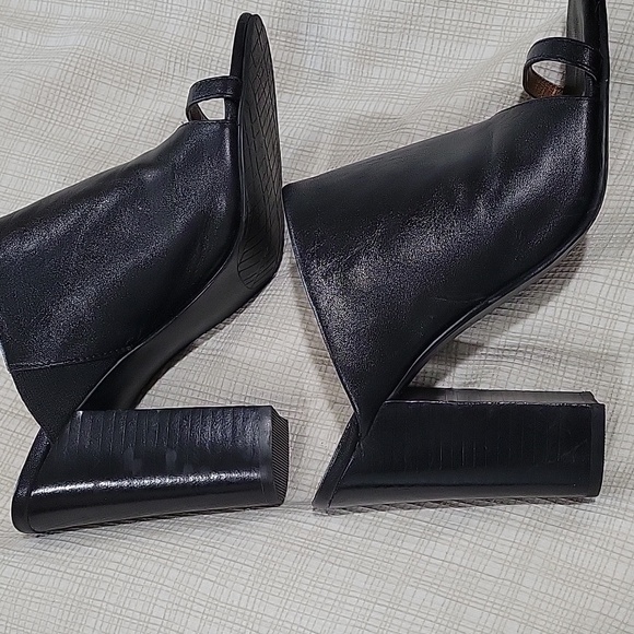 Open toe black leather mule chunky heel sandals - Picture 8 of 10